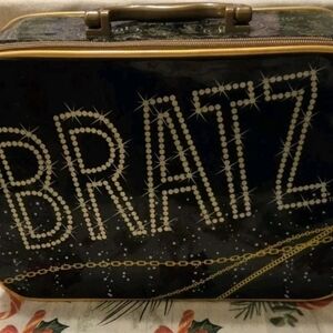 ♡ vintage bratz cosmetics carrying hard case luggage shoulder strap w/ makeup ♡